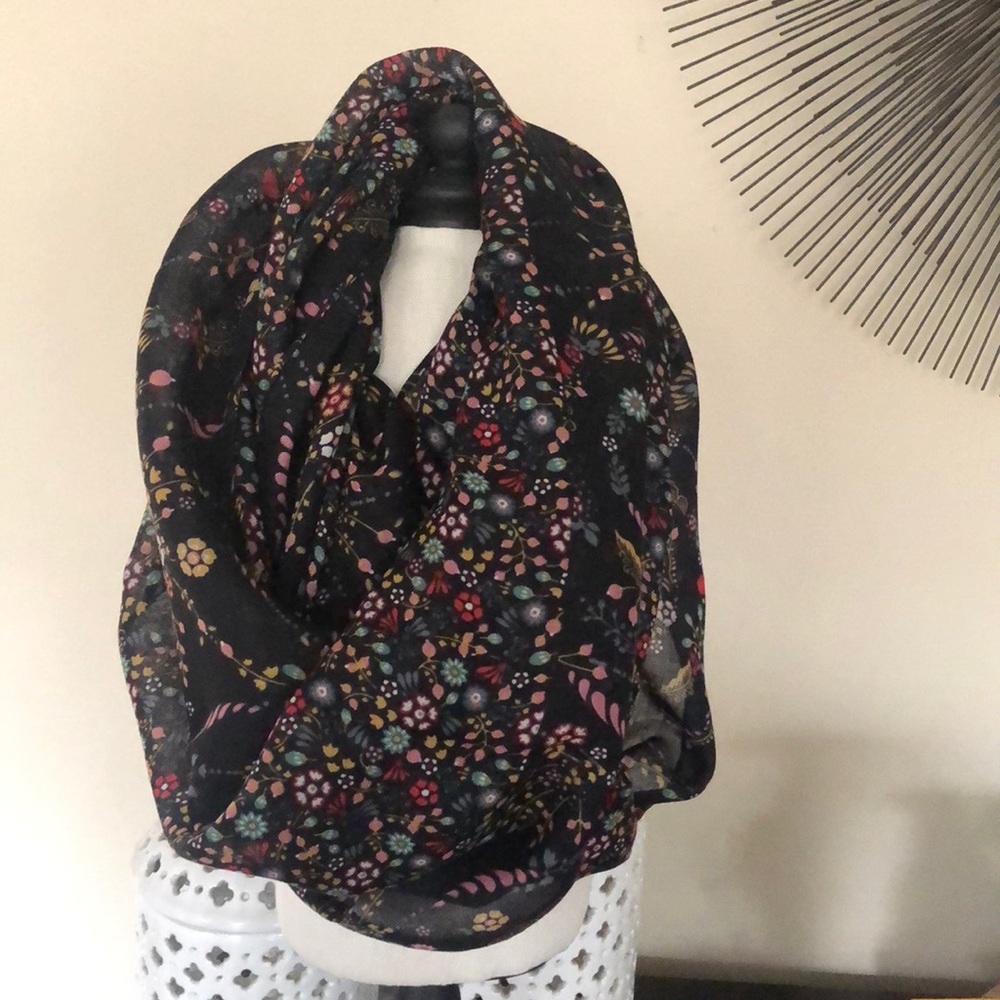 Brand New With Tags LOFT Infinity Scarf